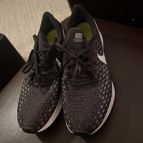 Nike Pegasus 35 Sneakers - Picture 2 of 6